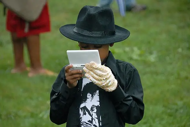 MJ fan also fan of Nintendo DS
